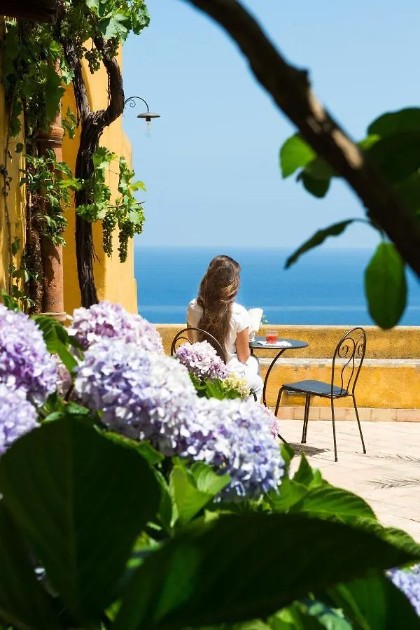 Hotel Ravesi Malfa  3*, Malfa (Salina) Italy